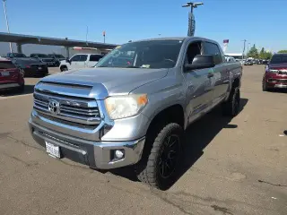 Toyota Tundra 2017 4x2 SR5 4dr CrewMax Cab Pickup SB (5.7L V8)