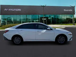 Hyundai ELANTRA Hybrid 2026 Blue 4dr Sedan