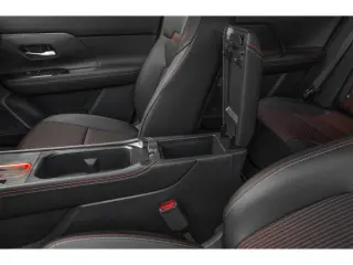 Nissan Kicks 2025 AWD SR 4dr Crossover