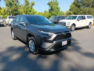 Toyota RAV4 2025 LE SUV de 4 puertas