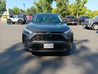 Toyota RAV4 2025 LE SUV de 4 puertas