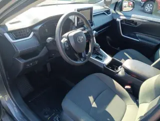 Toyota RAV4 2025 LE SUV de 4 puertas
