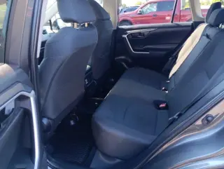Toyota RAV4 2025 LE SUV de 4 puertas