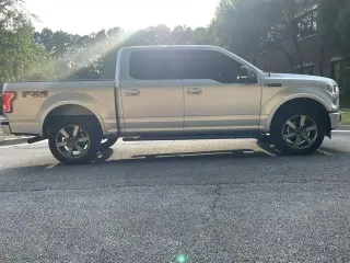 Ford F-150 2017 4x4 XLT 4dr SuperCrew 5.5 ft. SB