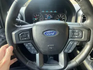 Ford F-150 2017 4x4 XLT 4dr SuperCrew 5.5 ft. SB