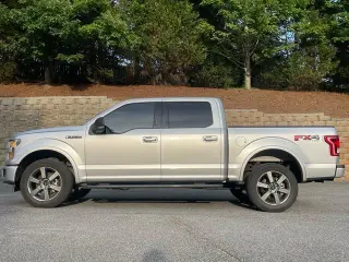 Ford F-150 2017 4x4 XLT 4dr SuperCrew 5.5 ft. SB