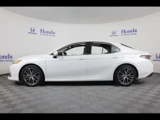 Toyota Camry Hybrid 2023 XLE 4dr Sedan