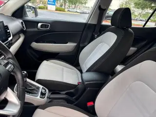 Hyundai VENUE 2023 SEL 4dr Crossover