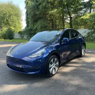 Tesla Model Y 2023 AWD Long Range 4dr Crossover