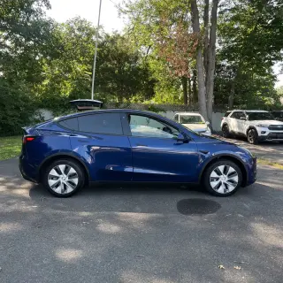 Tesla Model Y 2023 AWD Long Range 4dr Crossover