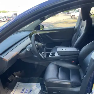 Tesla Model Y 2023 AWD Long Range 4dr Crossover