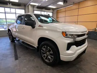 Chevrolet Silverado 1500 2023 4x4 RST 4dr Crew Cab 5.8 ft. SB