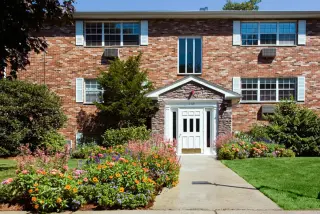 Propiedad en alquiler con 0 habitaciones y 1 baño en West Roxbury