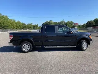 2011 Ford F150 Lariat 4D