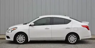 2018 Nissan versa SV 4D