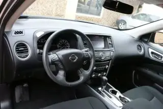 2017 Nissan Pathfinder SV SUV