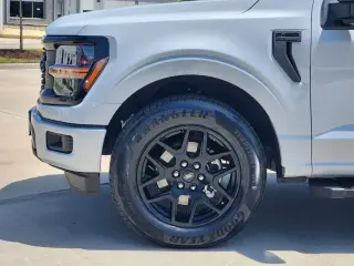 Ford F-150 2025 4x2 STX 4dr SuperCrew 5.5 ft. SB