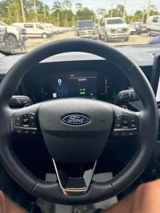 Ford Maverick 2025 AWD Lobo 4 puertas SuperCrew batea corta de 4.5 pies