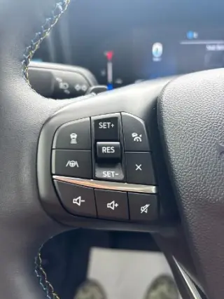 Ford Maverick 2025 AWD Lobo 4 puertas SuperCrew batea corta de 4.5 pies