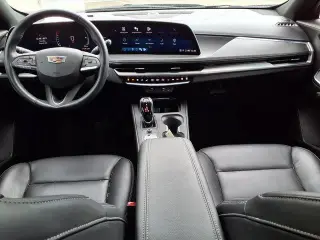 Cadillac XT4 2024 Crossover Luxury de 4 puertas