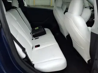 Tesla Model Y 2023 Crossover de 4 puertas
