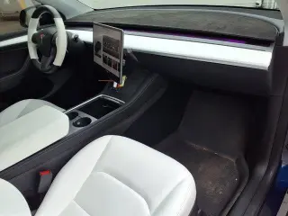 Tesla Model Y 2023 Crossover de 4 puertas
