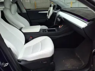 Tesla Model Y 2023 Crossover de 4 puertas