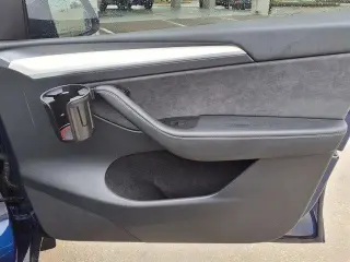 Tesla Model Y 2023 Crossover de 4 puertas