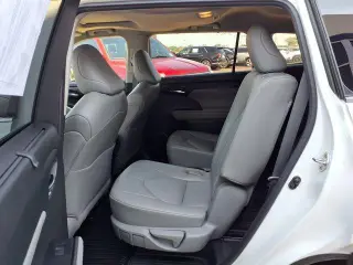 Toyota Highlander 2022 AWD XLE SUV de 4 puertas