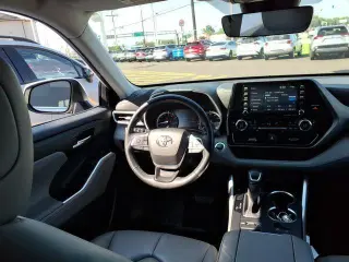 Toyota Highlander 2022 AWD XLE SUV de 4 puertas