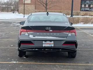 Hyundai ELANTRA 2025 SEL Convenience Sedán de 4 puertas