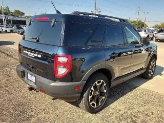 SUV de 4 puertas Ford Bronco Sport AWD Outer Banks 2023