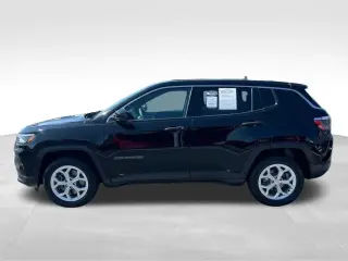 Jeep Compass 2024 4x4 Sport SUV de 4 puertas