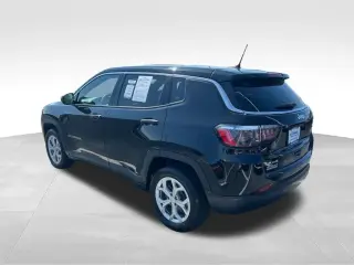 Jeep Compass 2024 4x4 Sport SUV de 4 puertas