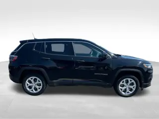 Jeep Compass 2024 4x4 Sport SUV de 4 puertas