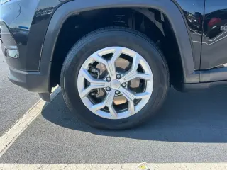 Jeep Compass 2024 4x4 Sport SUV de 4 puertas