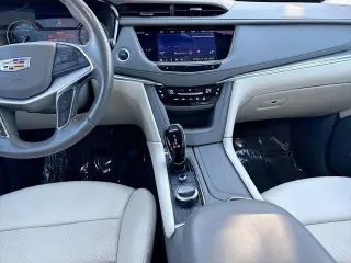 SUV Cadillac XT5 2022 Premium Luxury de 4 puertas