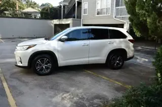 2017 Toyota Highlander LE SUV