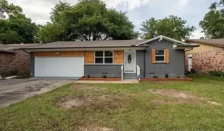Beautiful hardwood floor home