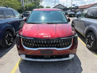 Kia Carnival 2025 LXS Mini-Van 4puertas