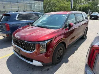 Kia Carnival 2025 LXS Mini-Van 4puertas