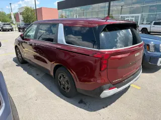 Kia Carnival 2025 LXS Mini-Van 4puertas