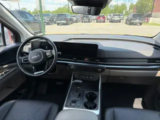 Kia Carnival 2025 LXS Mini-Van 4puertas