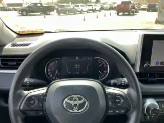 Toyota RAV4 2024 XLE 4dr SUV