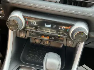 Toyota RAV4 2024 XLE 4dr SUV