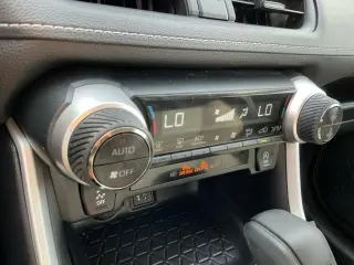 Toyota RAV4 2024 XLE 4dr SUV