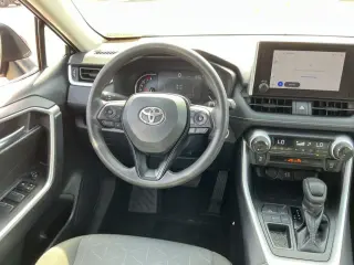 Toyota RAV4 2024 XLE 4dr SUV