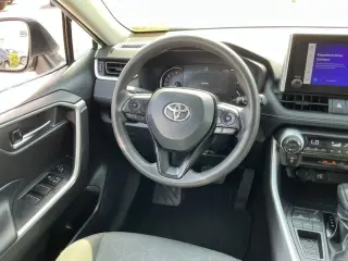 Toyota RAV4 2024 XLE 4dr SUV