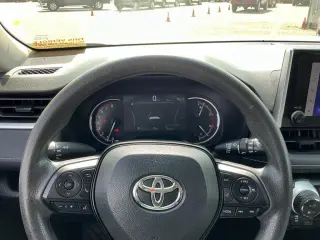 Toyota RAV4 2024 XLE 4dr SUV