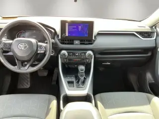 Toyota RAV4 2024 XLE 4dr SUV